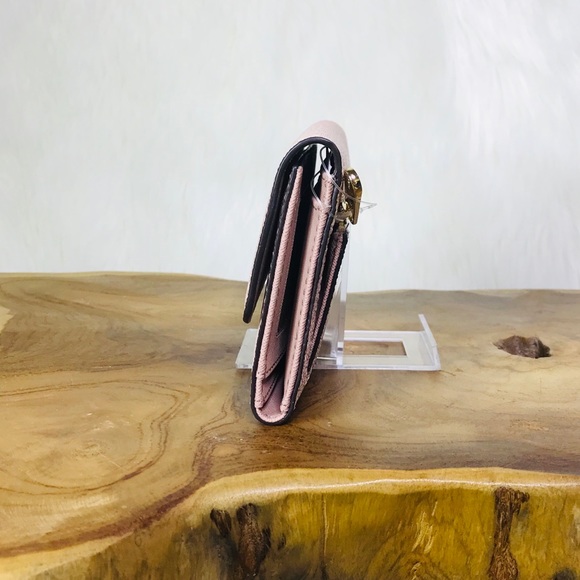 Michael Kors Jet Set Large Trifold Wallet - Picture 3 of 8